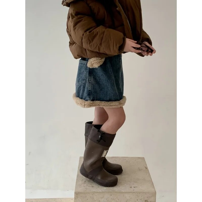 Traper suknja sa prošivenim šavovima za djevojke Nova zima 2023. u modnom korejskom stilu za djevojke, topla ležerna jednostavna suknja od baršuna visokog struka