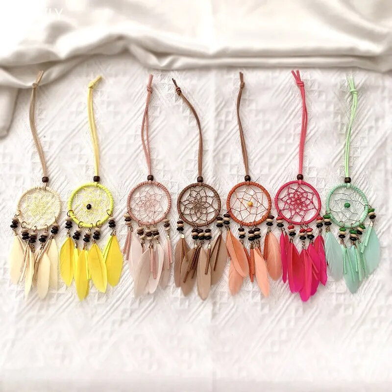 13 värvi Mini Unenäopüüdja Puidust helmed Suled Käsitsi valmistatud seinarippumistarvikud Autoripats Tuulekellad Tüdrukutele Kingitused Kodukaunistus