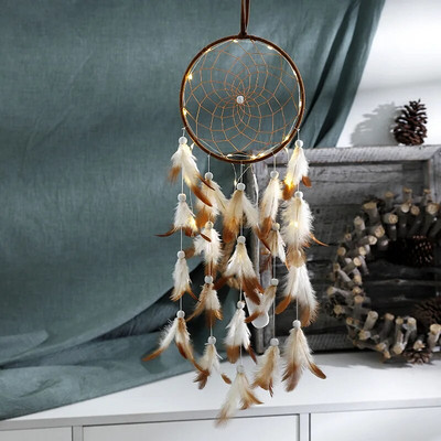 Djevojka Srce Dreamcatcher Poklon za dekoraciju spavaće sobe Ručno izrađeno perje Hvatač snova Wind Chimes Art Chimes Darovi za Valentinovo