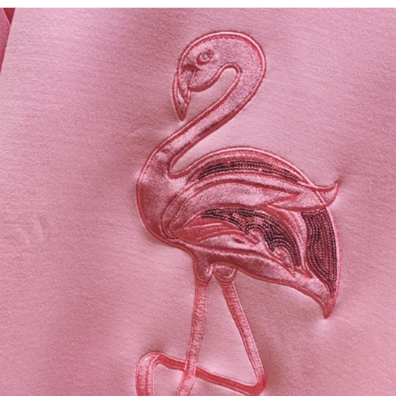 2023. aasta kevad ja sügis, uus mood, preppy stiilis lasterõivaste trend, trükkimine, volangiserv, pikkade varrukatega ühevärviline kampsun