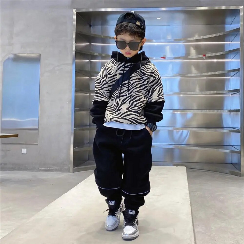 Uus saabumine Laste kapuutsiga kampsunid Kevad-sügismantel poistele Triibumustriga kapuutsid Riided Laste sport vabaaja välirõivad