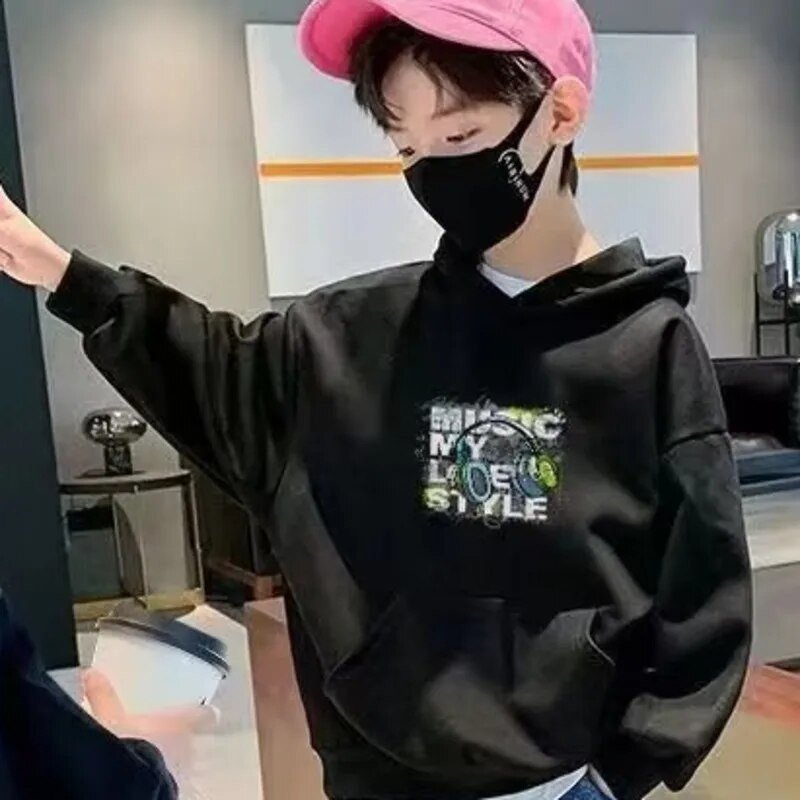 Populiarūs berniukų megztiniai pavasariui ir rudeniui Nauji vaikiški Top Nauji spaudiniai Rudens vidutinio dydžio vaikiški megztiniai megztiniai, gobtuvai