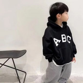 Beebi kapuutsiga kampsun laste moe jaoks Minimalistlik ja mitmekülgne Baby Boy Letter kapuutsiga suur taskukampsun sügiseks kandmiseks