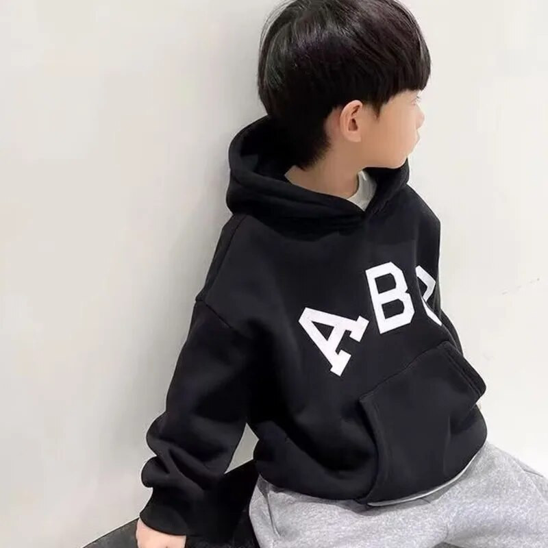 Beebi kapuutsiga kampsun laste moe jaoks Minimalistlik ja mitmekülgne Baby Boy Letter kapuutsiga suur taskukampsun sügiseks kandmiseks