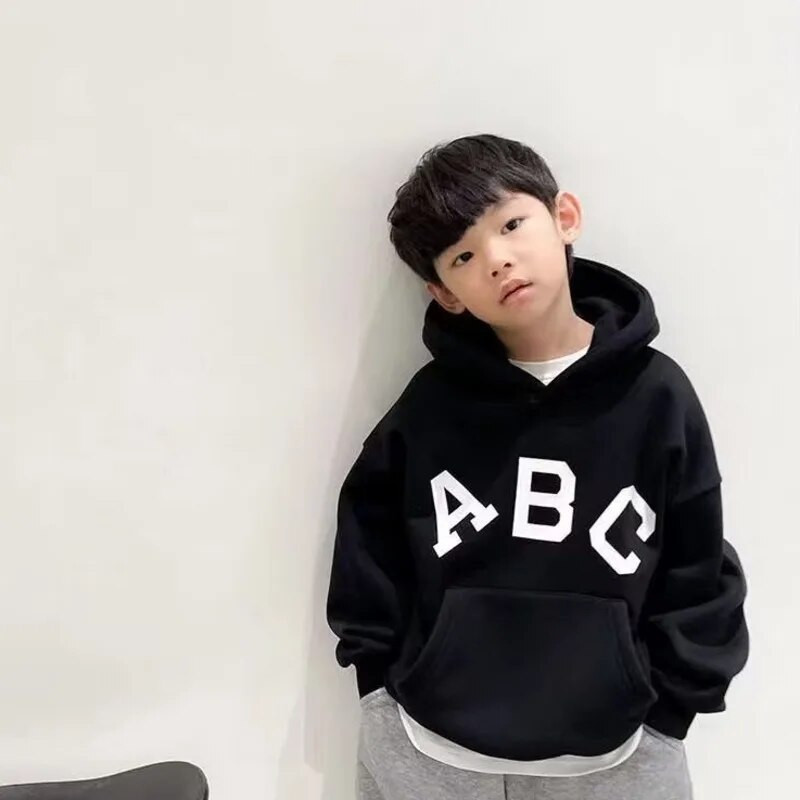 Beebi kapuutsiga kampsun laste moe jaoks Minimalistlik ja mitmekülgne Baby Boy Letter kapuutsiga suur taskukampsun sügiseks kandmiseks