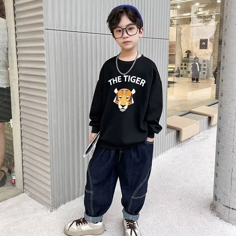 Berniukų megztinis pavasario ir rudens stilius Naujas vidutinio dydžio vaikiški rudeniniai viršutiniai berniukų rudeniniai marškinėliai Madingi ir madingi