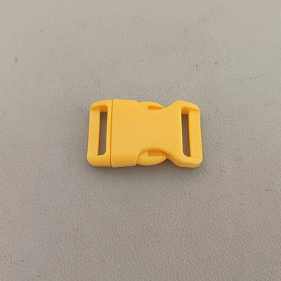 1 vnt / pakuotė Spalvinga plastikinė lenkta atsegama sagtis, skirta krepšio diržo diržams naminių šunų antkaklio kuprinė Paracord siuvimo priedai