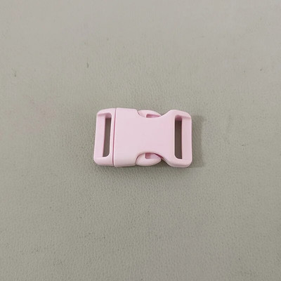 1 vnt / pakuotė Spalvinga plastikinė lenkta atsegama sagtis, skirta krepšio diržo diržams naminių šunų antkaklio kuprinė Paracord siuvimo priedai