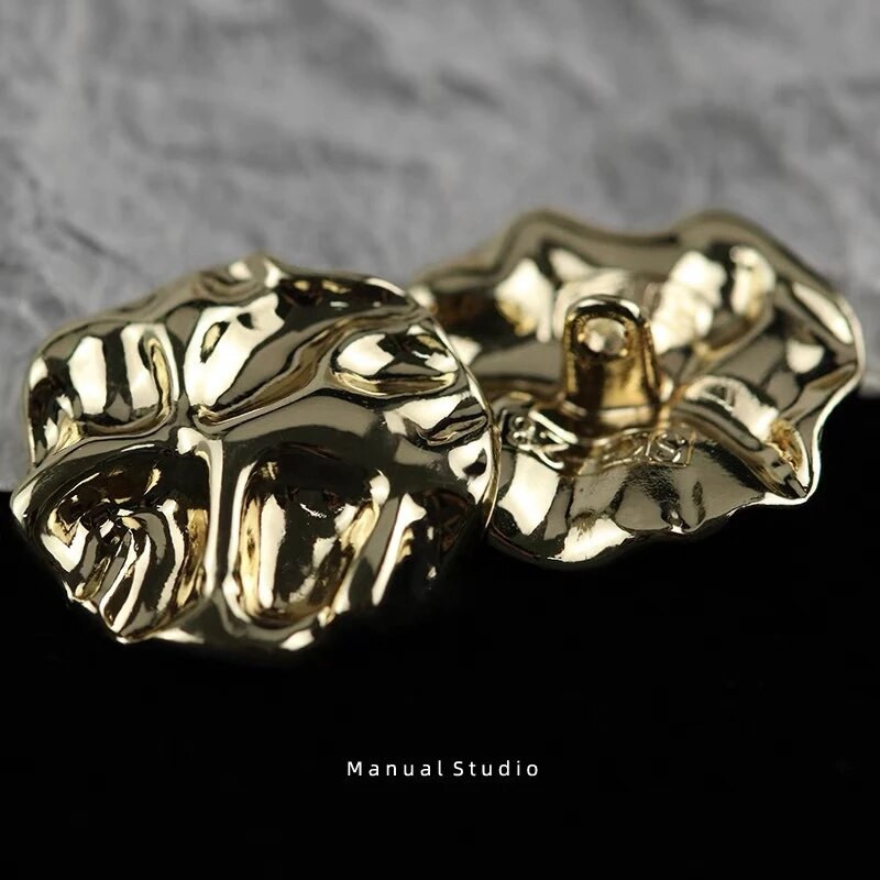 10vnt/stal. Vintažinės metalinės drabužių sagos „pasidaryk pats“ siuvimo priedai Paprasto dizaino auksinės sagos drabužiams Madingos striukės sagos