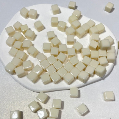 50 vnt / rinkinys 25 spalvų 8 mm kubas Skaidrus kietas skaidrus kvadratas spalvingi krištoliniai kauliukai šachmatų figūrėlės stačiakampis sietelis dėlionės žaidimui