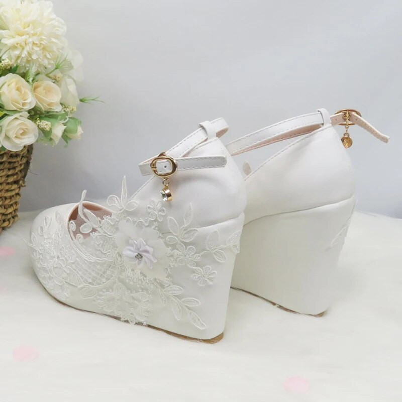 BaoYaFang White Flower Pumps Новопристигнали дамски сватбени обувки Bride Обувки на платформа с високи токчета за жени, дамски обувки за парти