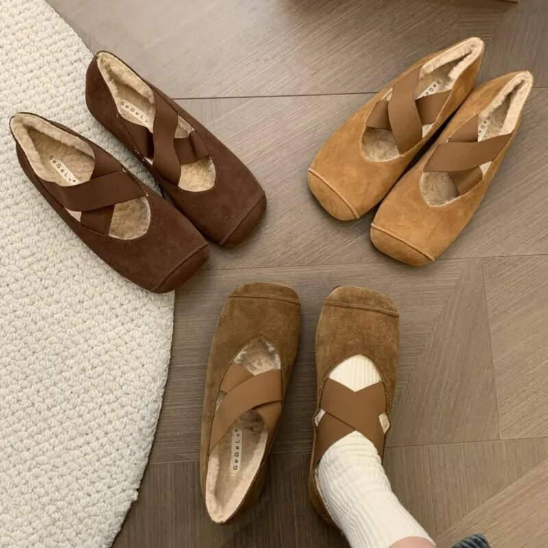 Плюс размер 35-42 Дамски равни обувки от изкуствен велур, вързана на кръст еластична лента Балетни обувки с квадратни пръсти Плюшени топли дамски обувки 1685N