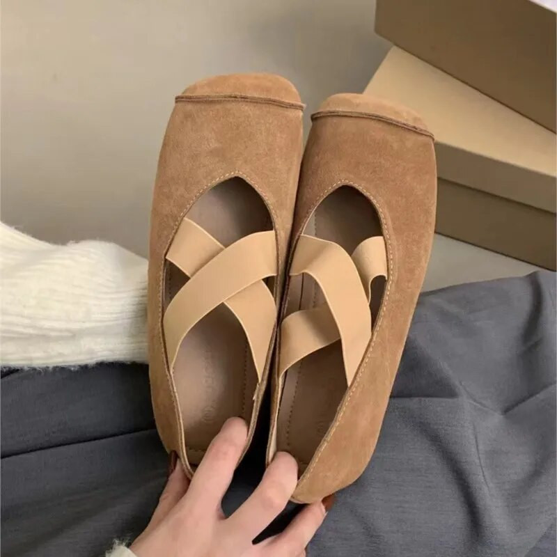 Плюс размер 35-42 Дамски равни обувки от изкуствен велур, вързана на кръст еластична лента Балетни обувки с квадратни пръсти Плюшени топли дамски обувки 1685N