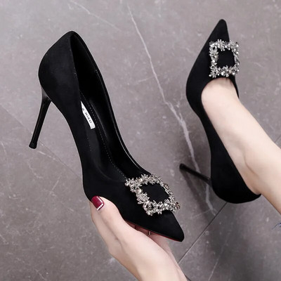 Дамски нови сандали на среден ток Черни квадратни катарама Заострен тънък ток Baotou Банкетни обувки на висок ток Дамски обувки Tacones Mujer