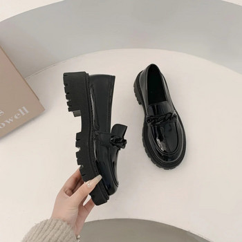 Дамски кожени обувки в британски стил 2023 Пролет Черни кифли Студентски единични обувки Ретро Универсални дамски обувки с един педал