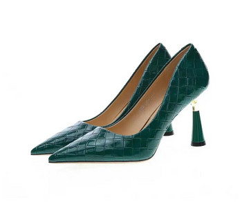 Карирани класически ежедневни високи токчета Нов модел Релефни модни големи обувки през есента и зимата на 2023 г. Помпи Дамски обувки
