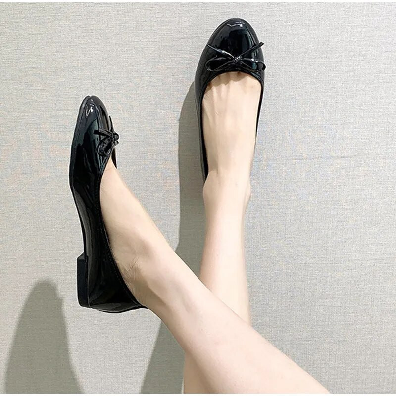 Ежедневни дамски лачени корейски обувки Дамски плитки елегантни дамски мокасини, летни есенни обувки на равна подметка 2023 г.