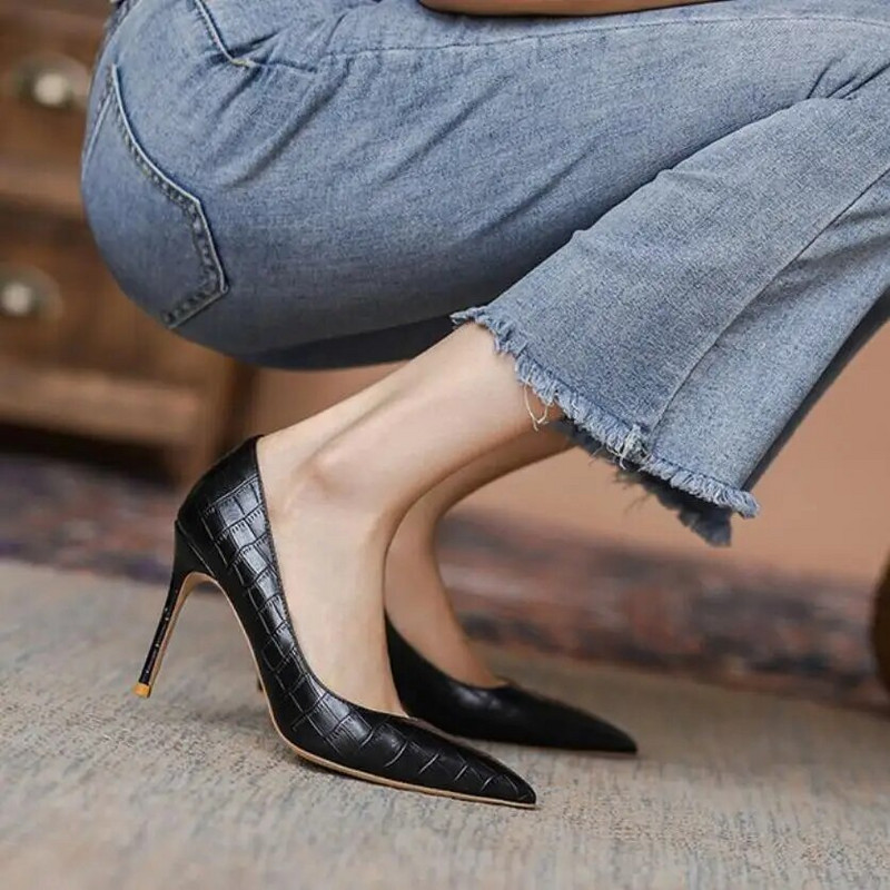 2022. gada pavasaris un vasara, jauni brūni, ērti, universāli augstpapēžu kurpes Sieviešu seksīgi seksīgi vienvietīgi apavi sieviešu darba kleitu apavi