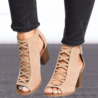 2023 Γυναικεία πέδιλα με τετράγωνο τακούνι Peep Toe Hollow Out Χοντροκομμένα σανδάλια Gladiator με λουράκι Μαύρα Ανοιξιάτικα καλοκαιρινά παπούτσια HVT791