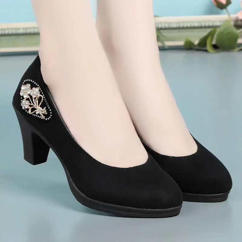 Cresfimix Zapatos De Mujer Sievietēm Cute Salds Melns Pu Ādas Apaļš purngals Biroja kvadrātveida papēžu kurpes Sieviešu modes Ērti apavi A300ab