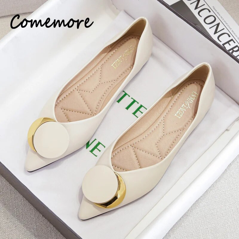 Comemore Flats Kurpes Sieviešu 2023. gads, smails purngals, mīksta āda, melns bēšs, dāmu modes dzīvoklis, apaļa sprādze, plakana zole, liels izmērs 42 43