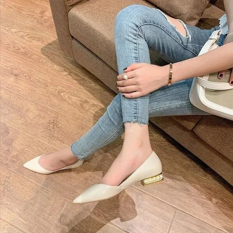 Първокласни дамски помпи Обувки с приплъзване на нисък ток за момичета Елегантни балетни обувки Офис дамски кожени мокасини 2023 г. Мокасини