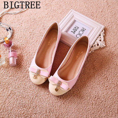 Δερμάτινα γυναικεία παπούτσια Slip On Luxury Γυναικεία παπούτσια Σχεδιαστές Rhinestone Ανοιξιάτικα παπούτσια Γυναικεία Flats Fashion Creepers Zapatos De Mujer