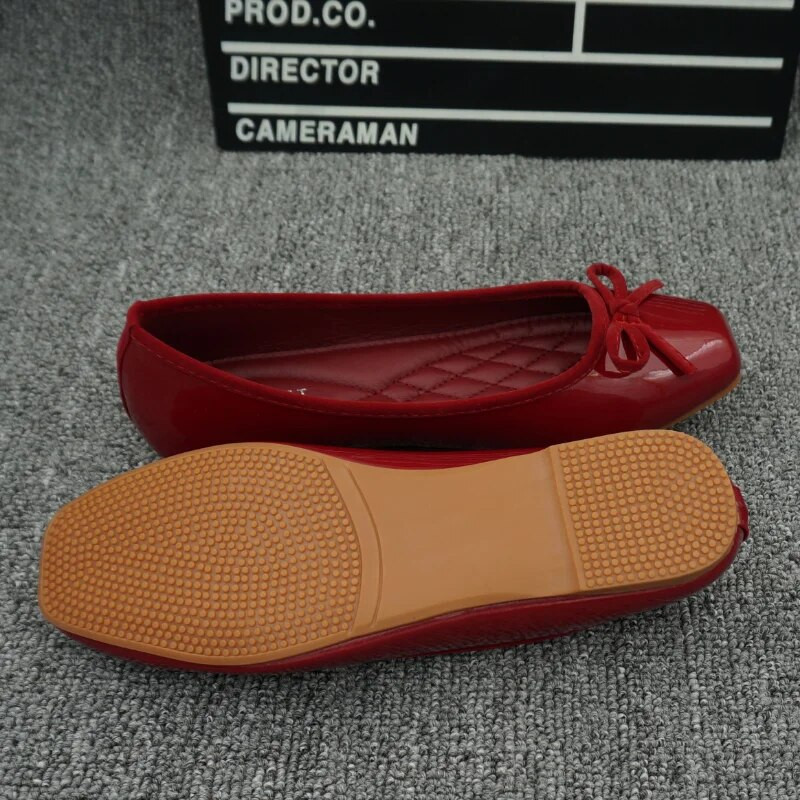 Sieviešu apavi Kvadrātveida purngals lakādas plakani apavi Sieviešu baleta apavi sekla laivu apavi korejiešu stilā 2023. gada pavasara rudens kurpes