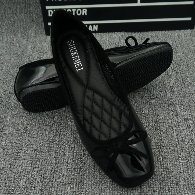 Sieviešu apavi Kvadrātveida purngals lakādas plakani apavi Sieviešu baleta apavi sekla laivu apavi korejiešu stilā 2023. gada pavasara rudens kurpes