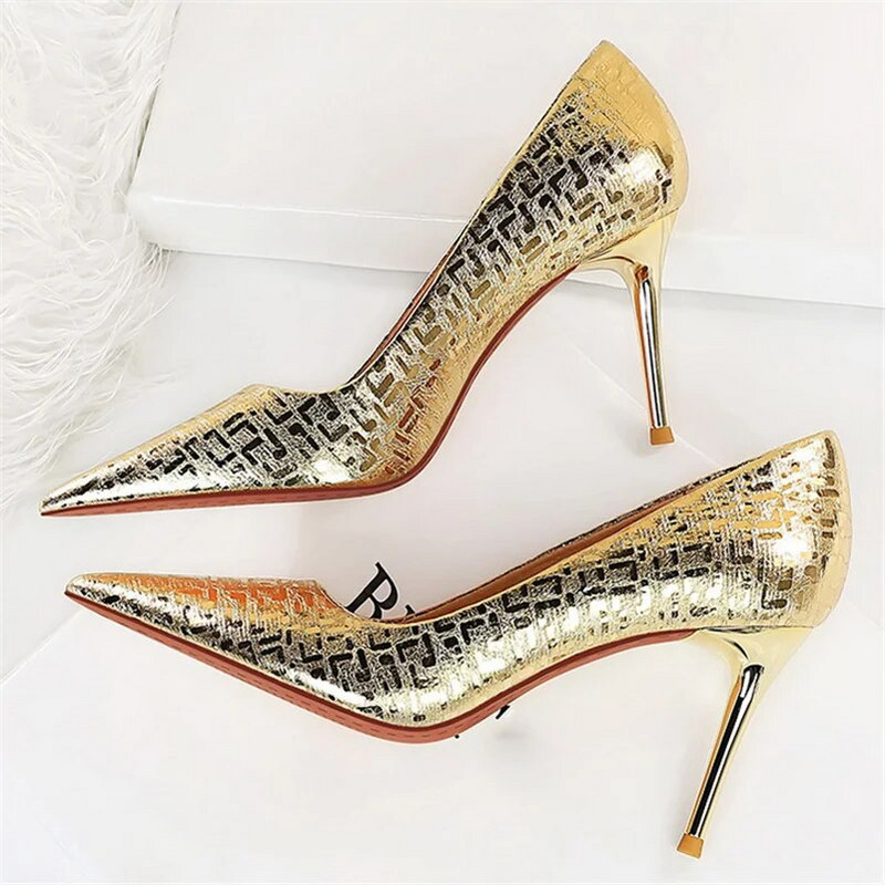 Sieviešu fetišs 8,5 cm augstpapēžu kurpes Zelta Pumpas Luksusa Eleganti Kāzu Kāzu Stileto Sexy Heels Sieviešu Scarpins Replica Party Shoes
