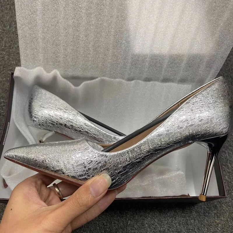 Sieviešu fetišs 8,5 cm augstpapēžu kurpes Zelta Pumpas Luksusa Eleganti Kāzu Kāzu Stileto Sexy Heels Sieviešu Scarpins Replica Party Shoes