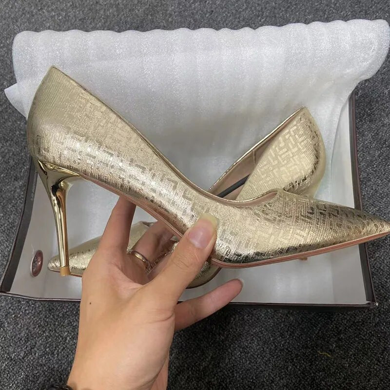 Sieviešu fetišs 8,5 cm augstpapēžu kurpes Zelta Pumpas Luksusa Eleganti Kāzu Kāzu Stileto Sexy Heels Sieviešu Scarpins Replica Party Shoes