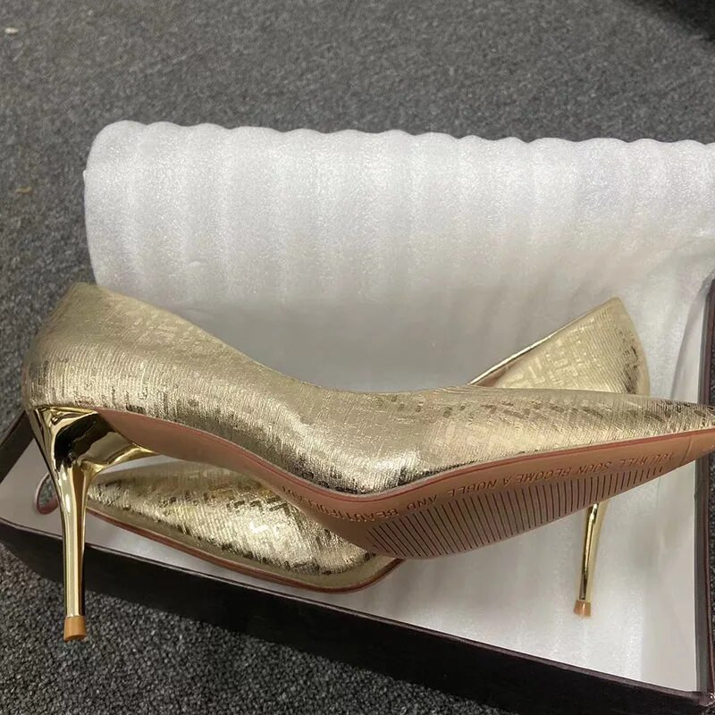 Sieviešu fetišs 8,5 cm augstpapēžu kurpes Zelta Pumpas Luksusa Eleganti Kāzu Kāzu Stileto Sexy Heels Sieviešu Scarpins Replica Party Shoes