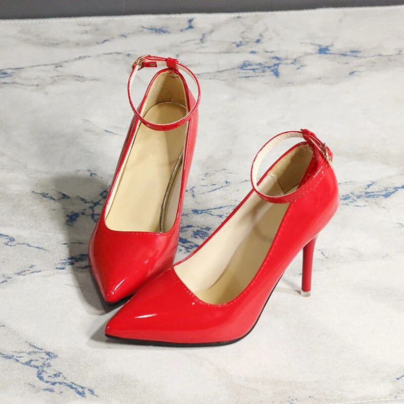 Високи токчета с катарама с една дума 2022 г. Пролет, нови лачени обувки с високи токчета Работни помпи Големи заострени дамски обувки с плитка уста