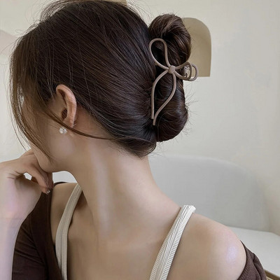 Dobs Bowknot Grab Matēta temperamenta metāla matu sprādzes satvērējs Urban Lady Wind Bow Coil Hair Claw Korejiešu matu aksesuāri