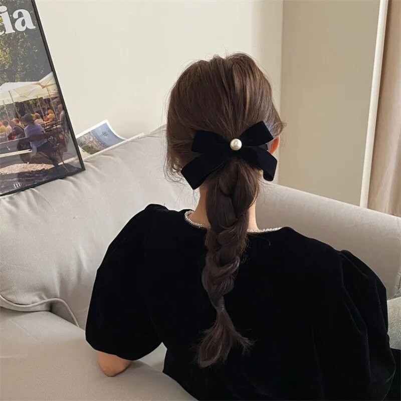 Franču retro, melna samta pērļu loka eleganta pavasara saspraude Jauna muguras galvas matu sprādze matu sprādzei sievietēm