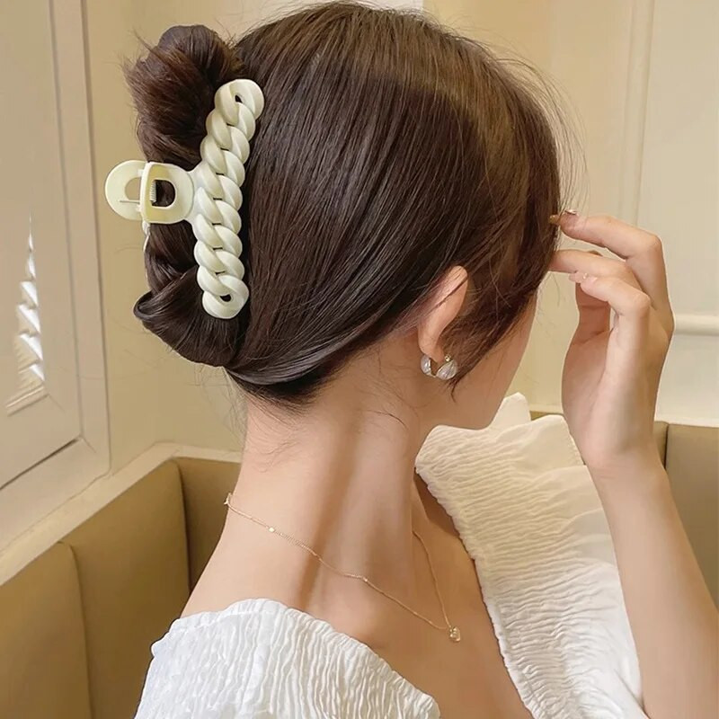 Lielas zirgastes greznas matu sprādzes sievietēm korejiešu spīļu sprādzes bieziem matiem, netīras krāsas krabju spīlēm matu aksesuāri sievietēm