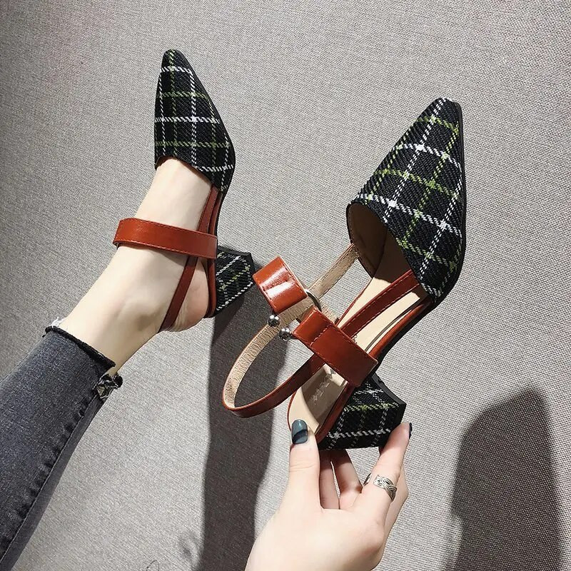 2021. gada pavasaris, vasara Sieviešu apavi Ādas siksniņas Sandales Sieviešu smailas rūtainas Slingback Pumpas Sandales Kvadrātveida papēži 6 CM jauni, karsti