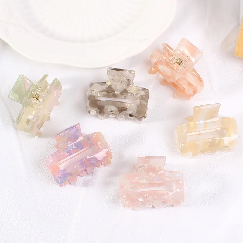 2023. gada korejiešu stila akrila PVC mini dobi ģeometriski sieviešu matu sprādzes vienkrāsains krabju spīļu meitenes matu sprādzes matu aksesuāri