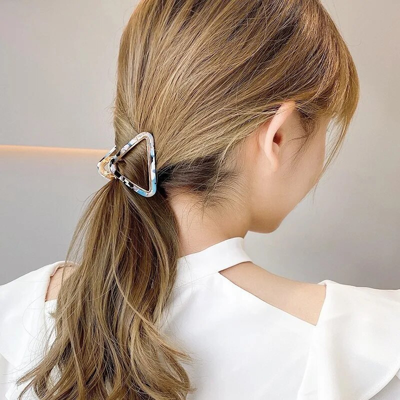 Jaunas modes korejiešu sieviešu matu aksesuāri Eleganta trīsstūra matu sprādze, vidēja acetāta plāksnes matu spīle