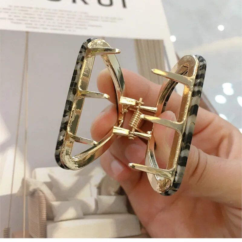 Jaunas modes korejiešu sieviešu matu aksesuāri Eleganta trīsstūra matu sprādze, vidēja acetāta plāksnes matu spīle