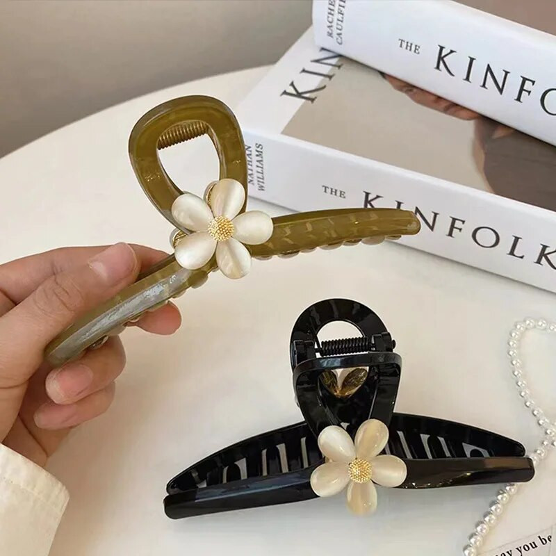 Jaunas modes ziedu spīles sievietēm Sweet Fresh lielas haizivju sprādzes Matu sprādzes Barrette galvassegas meitenēm Moderni matu aksesuāri