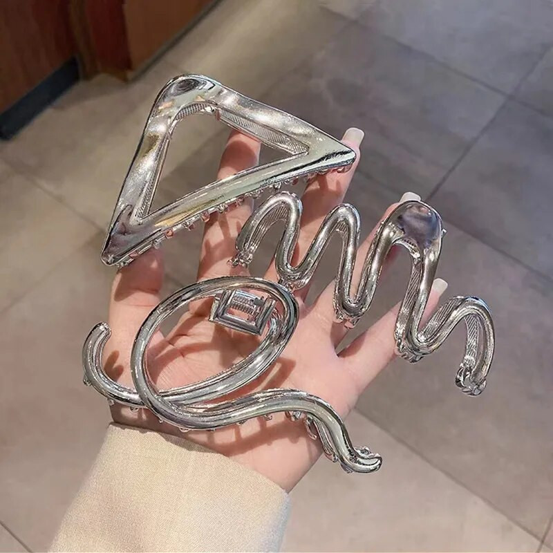 Moderns, liels sieviešu spīļu saspraudes bieziem matiem Aksesuāri Galvassegas Milzu ģeometriski viļņveida piezīmes Krabju noķeršanas skavas Clipper Matu rokturis