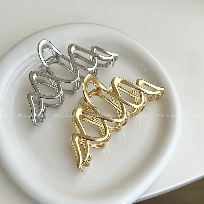 Moderns, liels sieviešu spīļu saspraudes bieziem matiem Aksesuāri Galvassegas Milzu ģeometriski viļņveida piezīmes Krabju noķeršanas skavas Clipper Matu rokturis