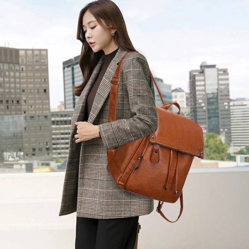 Brand Vintage Backpack 2023 Fashion pretaizdzīšanas rokassoma Lielas ietilpības ceļojumu soma Luksusa dizaineru ikdienas vāki plecu somas