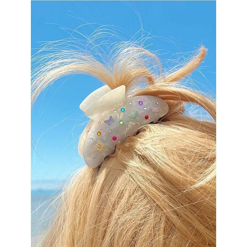 Lāzera etiķskābe krāsains cirkons burtu tauriņš uzlīme matu nagi sievietēm ikdienas moderns Y2K juvelierizstrādājumu sveķu haizivs klips Jauns