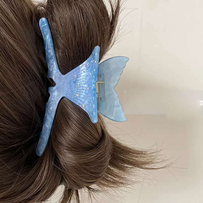 Lāzera etiķskābe krāsains cirkons burtu tauriņš uzlīme matu nagi sievietēm ikdienas moderns Y2K juvelierizstrādājumu sveķu haizivs klips Jauns