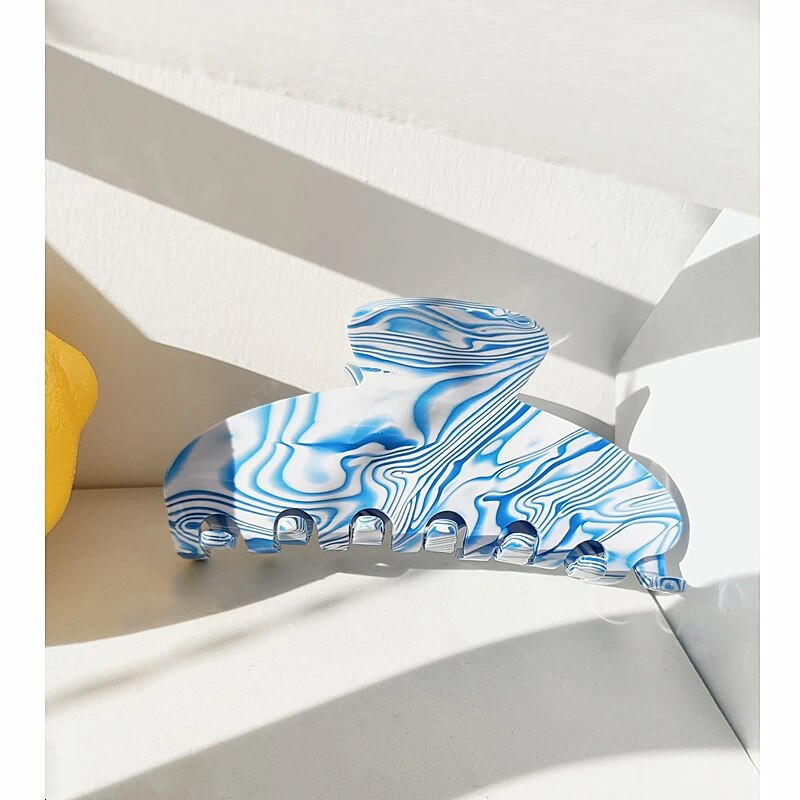 HANGZHI New French Grid Stripe Cream Щипка за коса с флорален ацетат Шнола за коса Shark Retro Модерни аксесоари за коса за жени Момичета 2021 г.