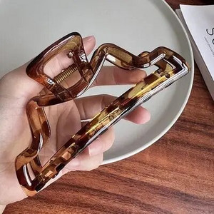 Moda jednostavna korejska geometrija valovita kopča za kosu ukosnica 2023 Trendy Design Personality Retro ženska pokrivala za glavu s kandžama za kosu Veleprodaja