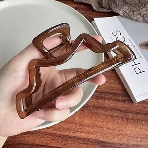 Moda jednostavna korejska geometrija valovita kopča za kosu ukosnica 2023 Trendy Design Personality Retro ženska pokrivala za glavu s kandžama za kosu Veleprodaja